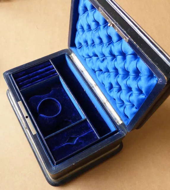 Service de Tapisserie à Paris – Réfection de Canapés et Rideaux