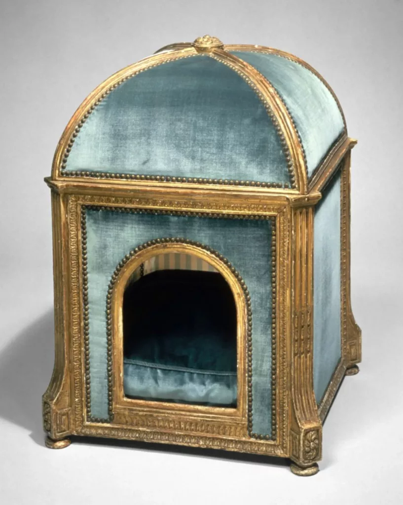 Restauration de Meubles Anciens à Paris – Expertise Tapissie